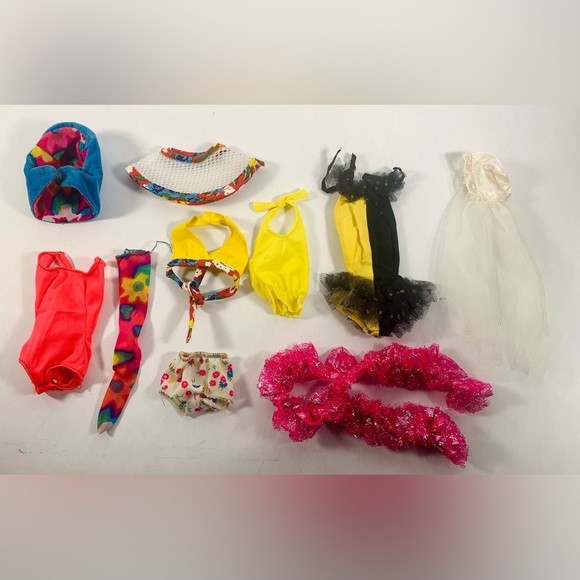 Vintage Barbie Francie hats & accessories. etc